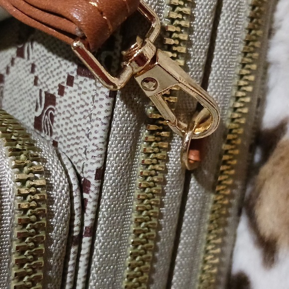 NWT Park Ave Collection Small Crossbody Bag - Picture 7 of 12